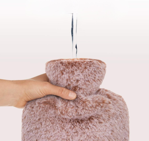 Termofor ogrzewacz pokrowiec misiu futerko 1,8 L Qomfor miękki przytulny butla grzewcza Termofor ogrzewacz pokrowiec misiu futerko 1,8 L Qomfor miękki przytulny butla grzewcza