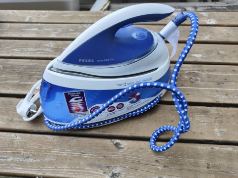 Stacja parowa PHILIPS GC7610 PerfectCare 2400W Stacja parowa PHILIPS GC7610 PerfectCare 2400W