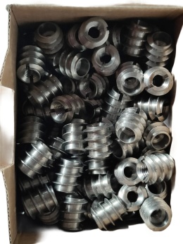 DIN7965 WKŁADKA MUFA 101 szt DWUGWINT NA WKRĘT 18 mm Wkładka gwintowana