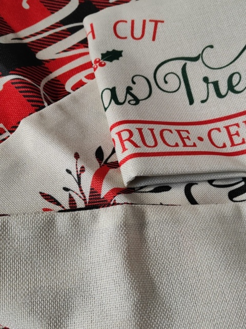 Zestaw 4 Poszewki na Poduszkę Świąteczne Wzory Dekoracyjne Ozdobne