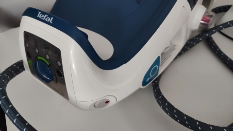 Generator pary Tefal GV 8461 Pro Express AntiCalc STACJA PAROWA ŻELAZKO