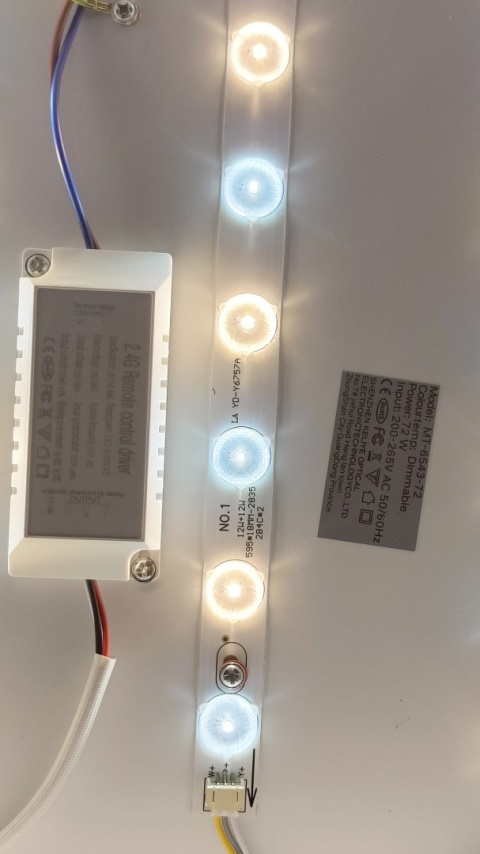 lampa sufitowa plafon żyrandol z pilotem metal drewno ściemnialna