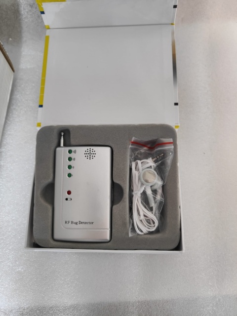 Wykrywacz Podsłuchów Lokalizatorów GPS Kamer GSM Detektor RF Bug Detector