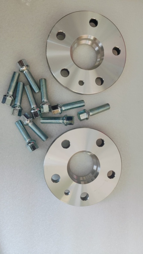 Dystanse Simoni Racing DR096/B15 ze śrubami 15mm