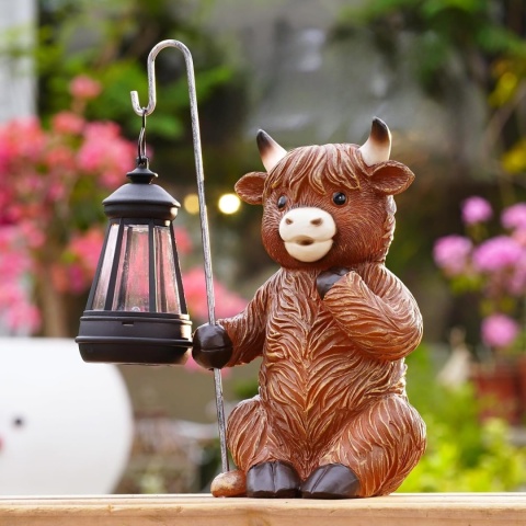 GOODECO Figurka Solarna Krowa Highland z Lampionem ozdoba ogrodowa